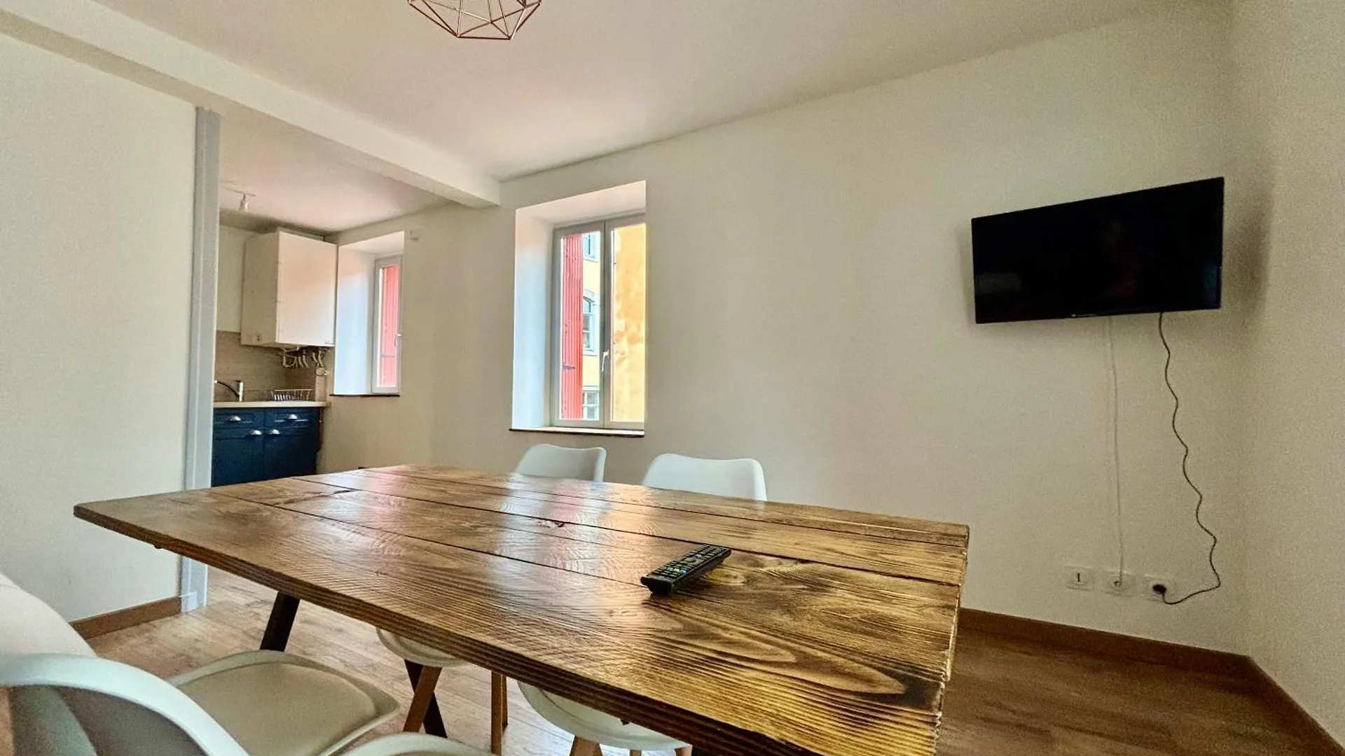 Appartement 6 Personnes - Lit King Size - Balneo - Wifi Le Puy-en-Velay 0*,  France